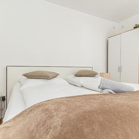 City Vibes: 1Br Apt, 10 Min To Westbahnhof Вена Экстерьер фото