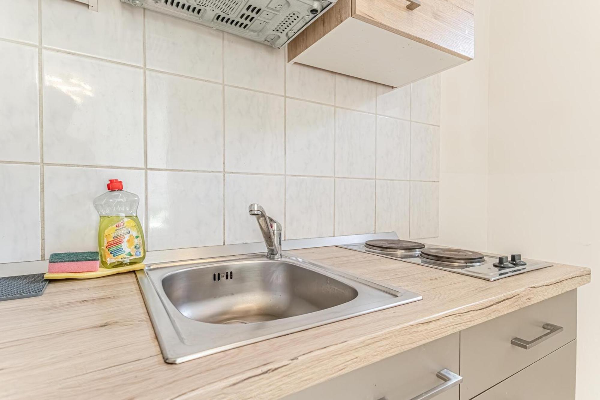 City Vibes: 1Br Apt, 10 Min To Westbahnhof Вена Экстерьер фото