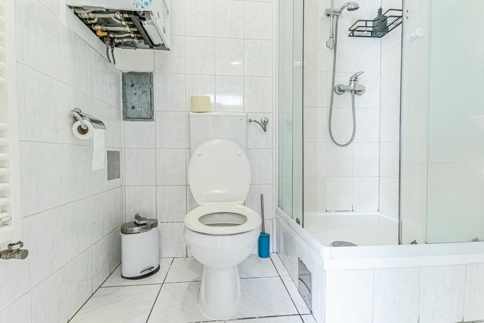City Vibes: 1Br Apt, 10 Min To Westbahnhof Вена Экстерьер фото